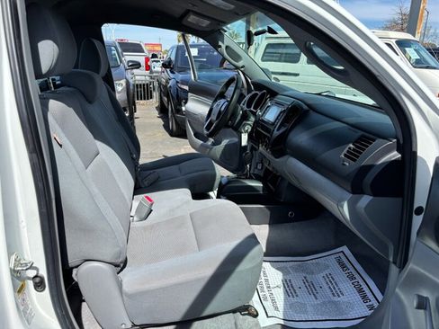 Used 2014 Toyota Tacoma 2WD Regular Cab image 8