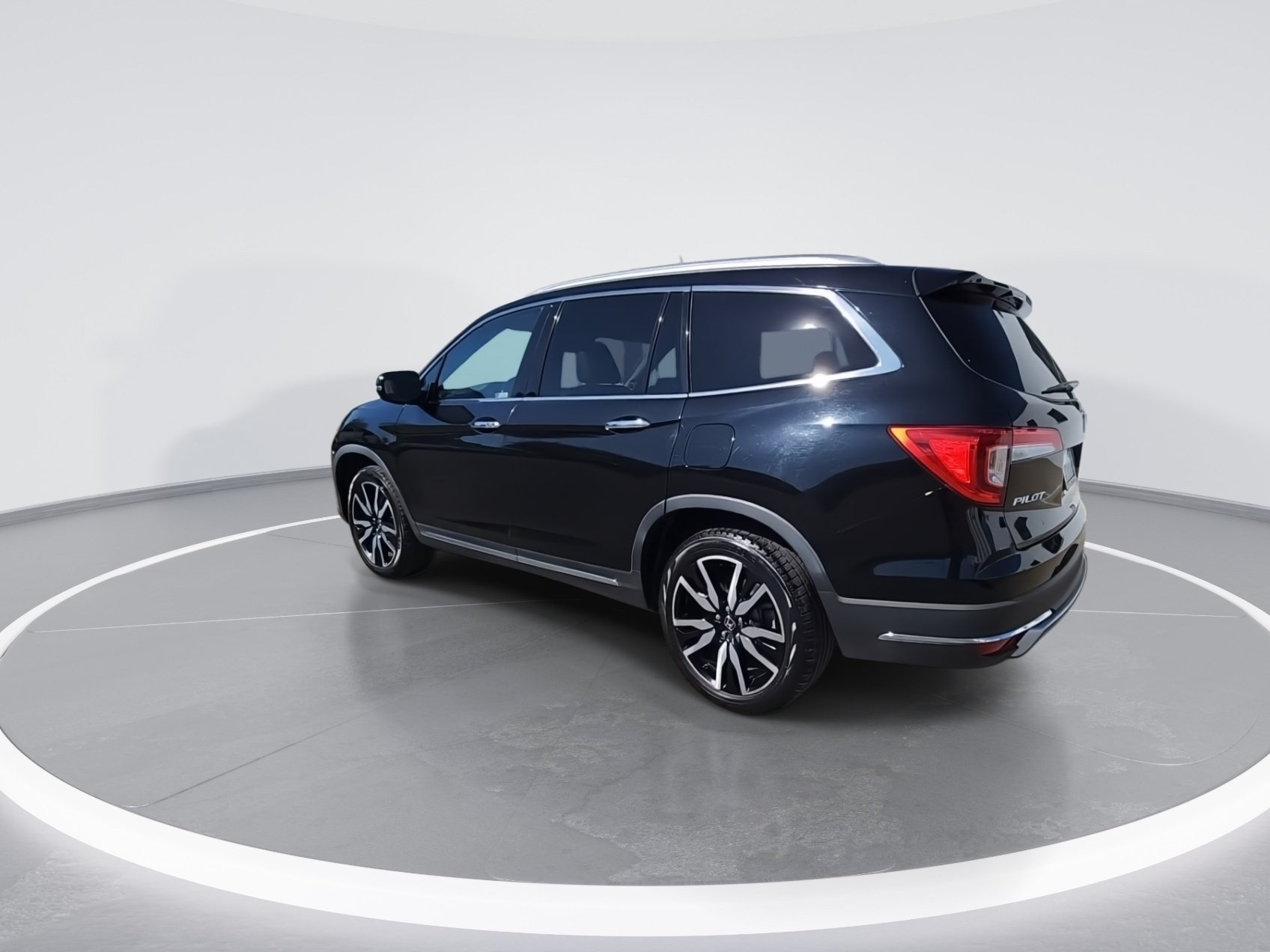 Used 2020 Honda Pilot Touring image 6