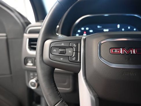 Used 2024 GMC Yukon SLT w/ SLT Luxury Package AWD/4WD image 23