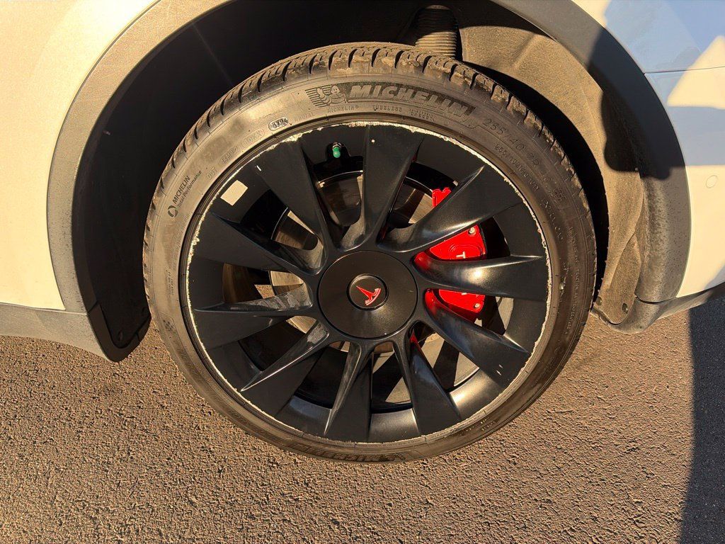 Used 2022 Tesla Model Y Long Range AWD/4WD image 29
