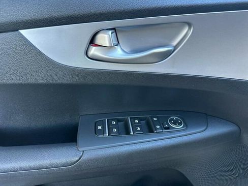 Used 2023 Kia Forte LXS image 13