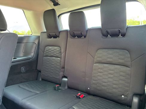Used 2025 Nissan Pathfinder SV AWD/4WD image 31