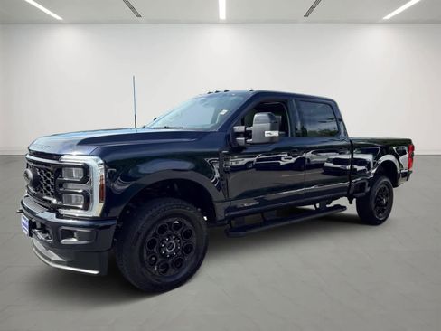 Used 2025 Ford F250 Lariat w/ Black Appearance Package AWD/4WD image 1