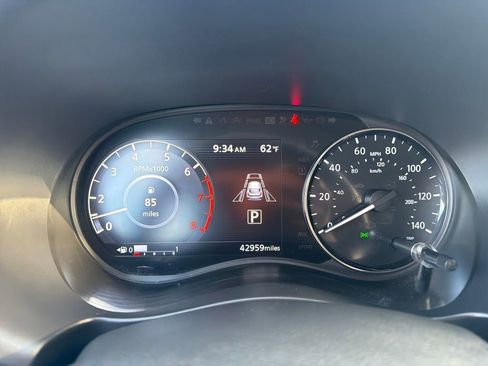 Used 2023 Nissan Kicks SR image 18