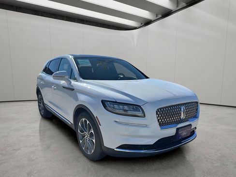 Used 2022 Lincoln Nautilus Reserve image 7