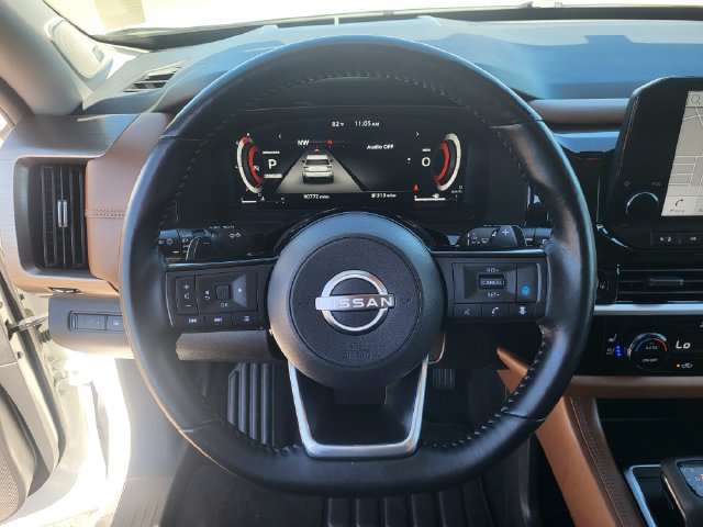 Used 2023 Nissan Pathfinder Platinum w/ Lighting Package (N93) FWD image 14