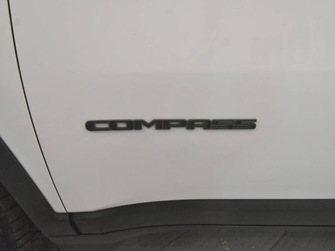 Used 2024 Jeep Compass Trailhawk AWD/4WD image 13