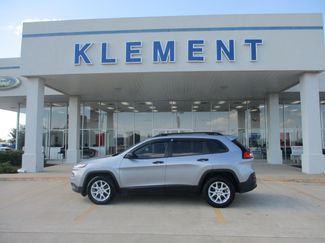 Used 2017 Jeep Cherokee Sport FWD video 1