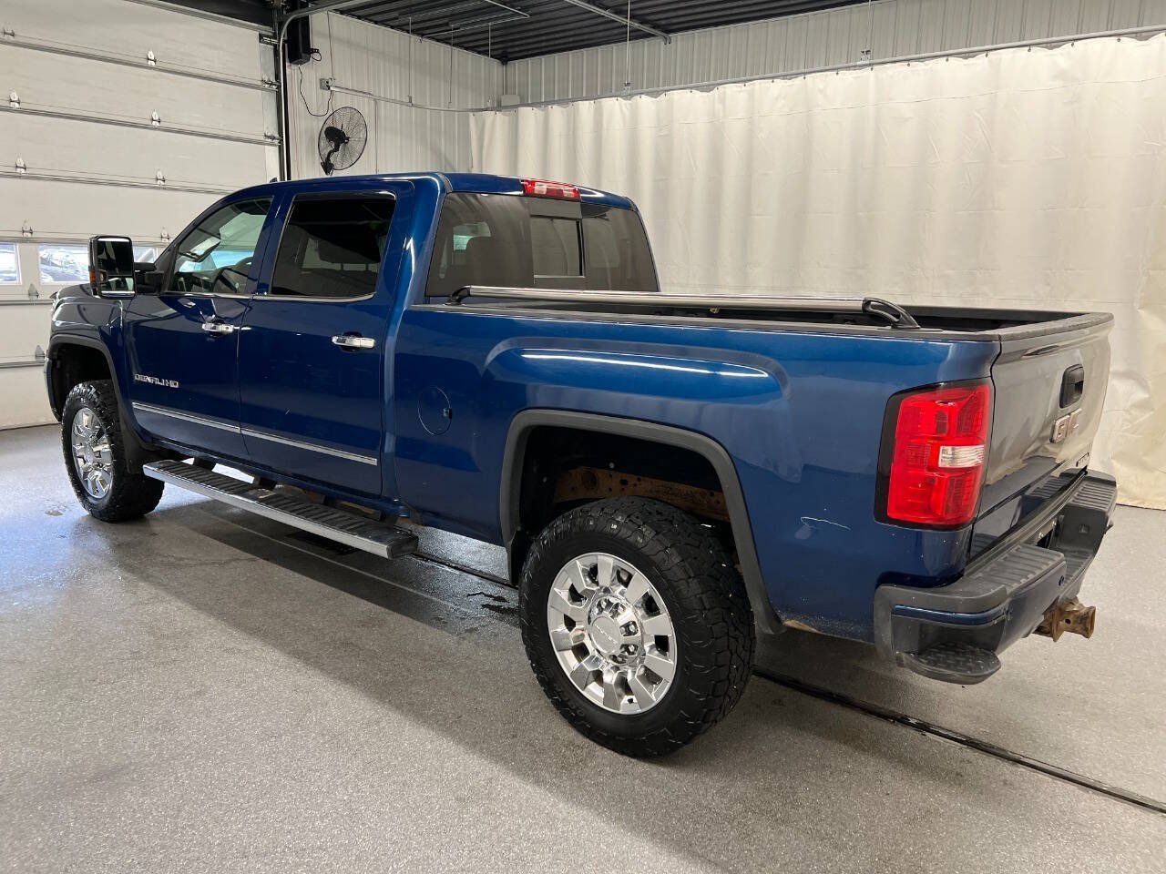 Used 2016 GMC Sierra 2500 Denali w/ Duramax Plus Package AWD/4WD image 6