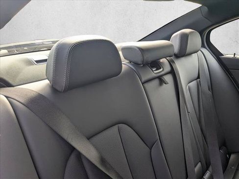 Used 2024 BMW 330i Sedan w/ Premium Package RWD image 18