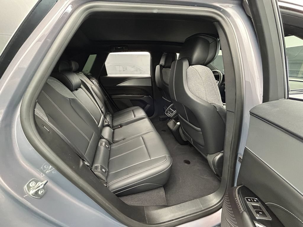 Used 2024 Cadillac Lyriq Tech RWD image 19
