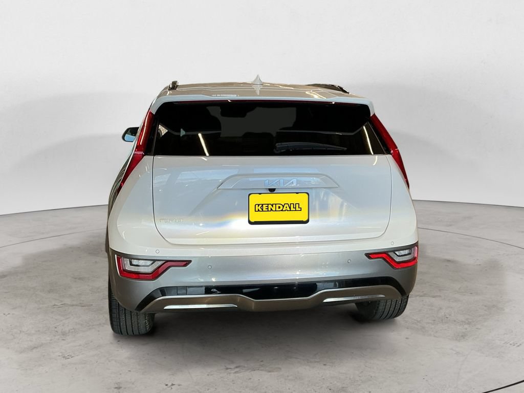 Used 2024 Kia Niro Wave w/ Wave Preserve Package FWD image 10