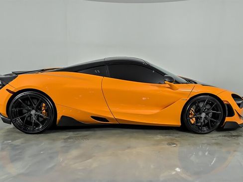 Used 2018 McLaren 720S RWD image 17