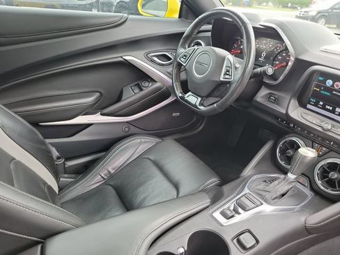 Used 2016 Chevrolet Camaro LT RWD image 21