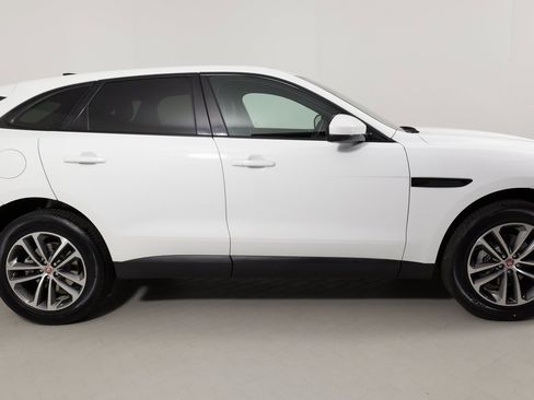 Used 2020 Jaguar F-PACE Premium image 20