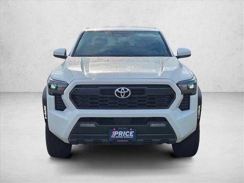 Used 2025 Toyota Tacoma TRD Off-Road image 2