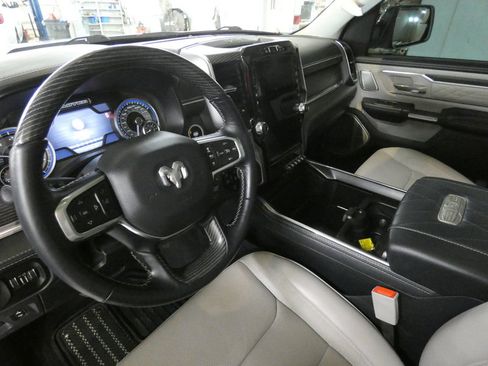 Used 2022 RAM 1500 Limited AWD/4WD image 9