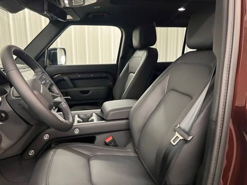 New 2026 Land Rover Defender 130 X-Dynamic SE image 11