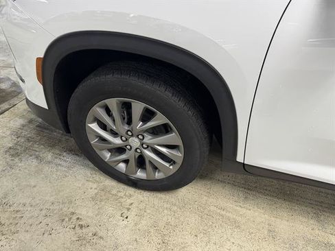 Certified 2026 Buick Enclave Preferred AWD/4WD image 8