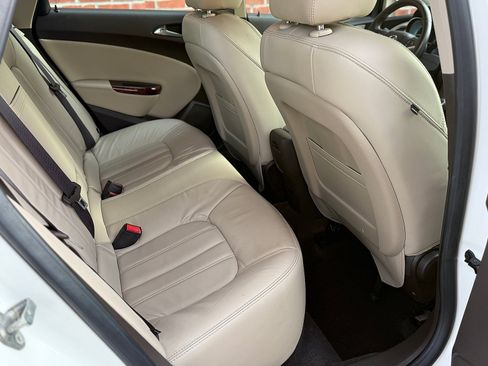 Used 2013 Buick Verano Leather image 12