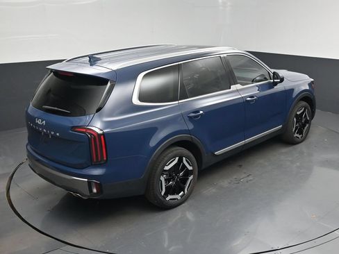 Certified 2024 Kia Telluride EX w/ EX Captain's Chair Package FWD image 24