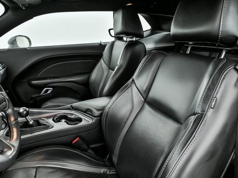 Used 2016 Dodge Challenger R/T Plus image 21