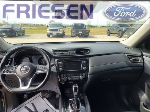 Used 2019 Nissan Rogue SV image 20