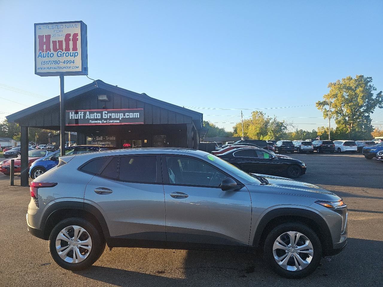 Used 2025 Chevrolet Trax LS w/ Driver Confidence Package FWD image 1