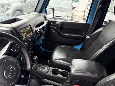 Used 2017 Jeep Wrangler Unlimited Sahara image 19