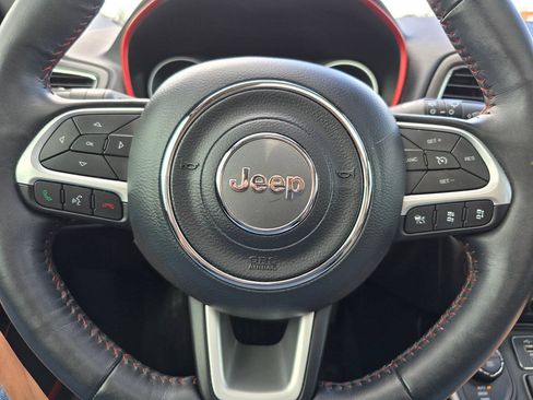 Used 2019 Jeep Compass Trailhawk w/ Cold Weather Group AWD/4WD image 3