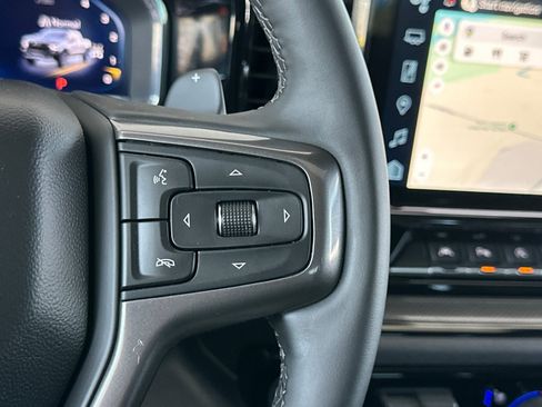 Used 2025 Chevrolet Silverado 1500 ZR2 w/ Technology Package image 39