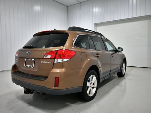Used 2013 Subaru Outback 2.5i Limited AWD/4WD image 29
