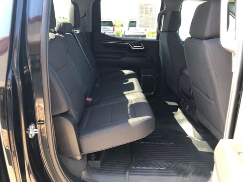 Used 2024 Chevrolet Silverado 1500 LT AWD/4WD image 10