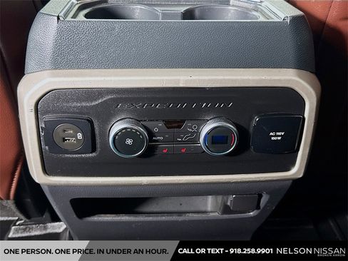 Used 2022 Ford Expedition Limited image 27