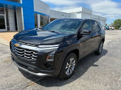 New 2026 Chevrolet Equinox LT FWD image 2