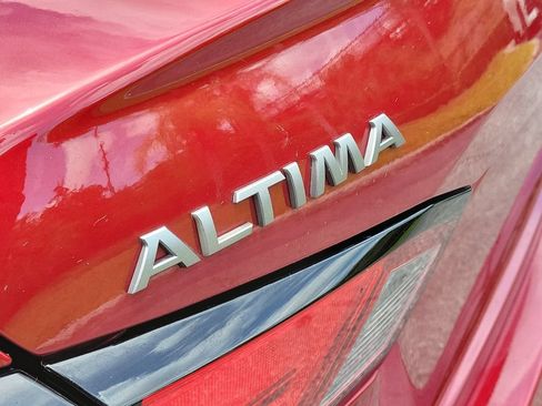 Used 2025 Nissan Altima 2.5 SV FWD image 5