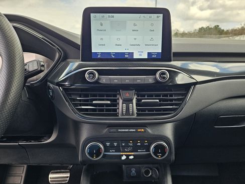 Used 2023 Ford Escape ST-Line image 25