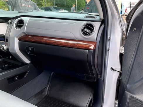 Used 2015 Toyota Tundra Limited w/ Limited Premium Package image 18