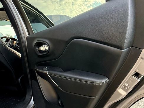 Used 2020 Jeep Cherokee Limited AWD/4WD image 33