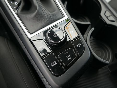 Used 2025 Kia Sportage LX FWD image 25