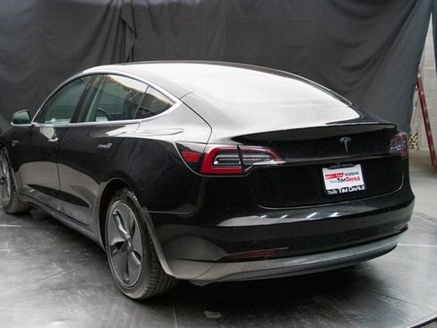 Used 2019 Tesla Model 3 Mid Range image 10