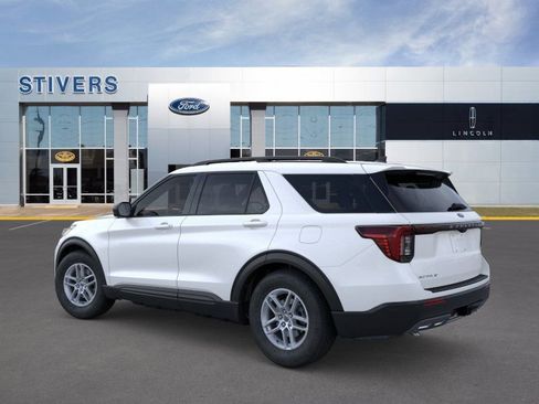 New 2026 Ford Explorer Active w/ Active Comfort Package image 4
