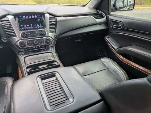 Used 2018 Chevrolet Suburban Premier RWD image 19