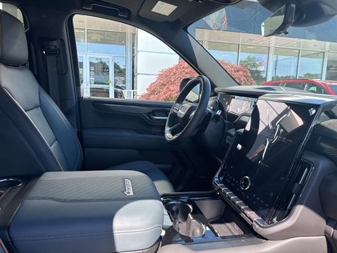 New 2025 GMC Yukon XL AT4 w/ AT4 Premium Plus Package image 35