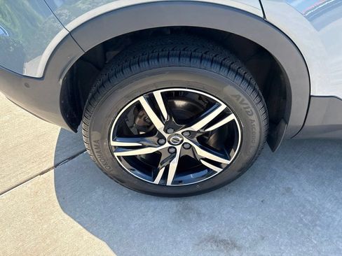 Certified 2023 Volvo XC40 B5 Plus w/ Driver Assist Package AWD/4WD image 13