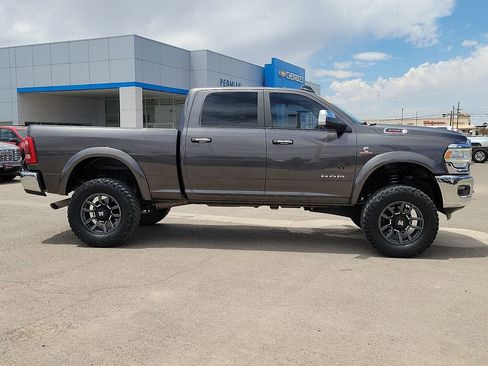 Used 2022 RAM 3500 Laramie AWD/4WD image 12