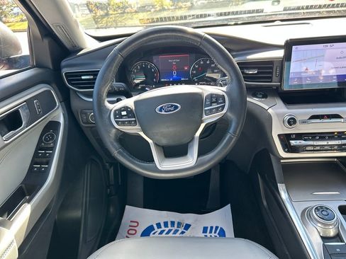 Used 2021 Ford Explorer XLT w/ Equipment Group 202A image 15