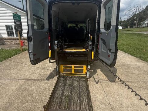 Used 2017 Ford Transit 350 XLT RWD image 1