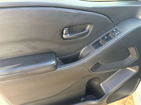 Used 2025 Nissan Frontier S w/ S Utility Package image 13