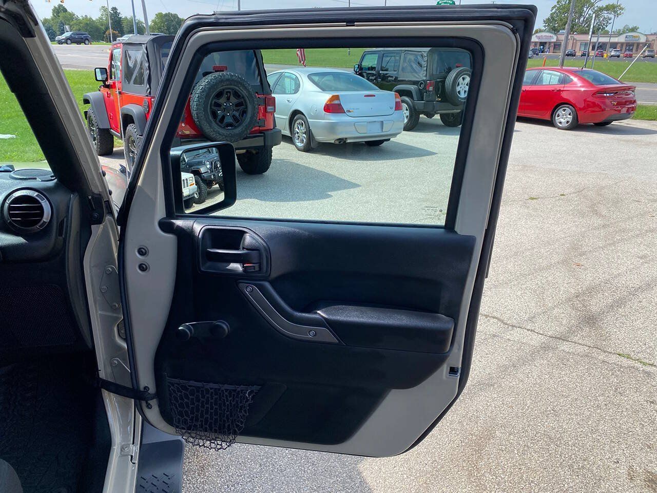 Used 2018 Jeep Wrangler Unlimited Sport AWD/4WD image 33